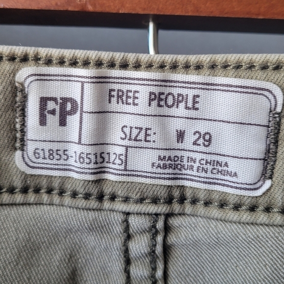 Free People Waist 29" Extreme Flared Bootcut Olive Clear Green Rise 11" in Retro - Picture 5 of 10